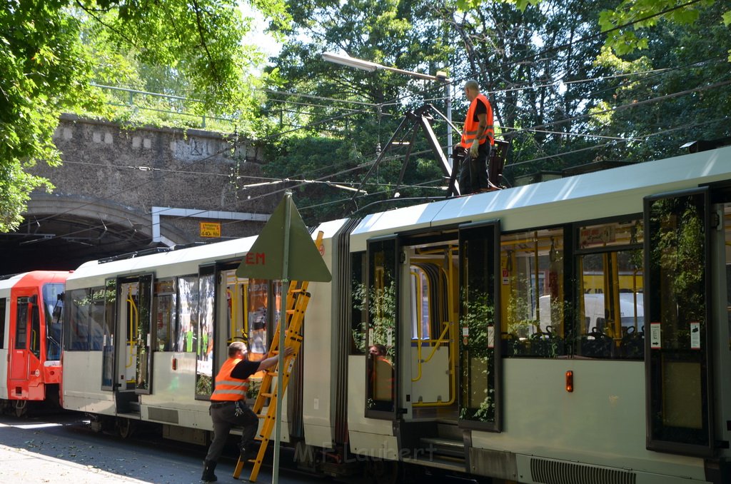 KVB Bahn defekt Koeln Buchheim Heidelbergerstr P60.JPG - Miklos Laubert